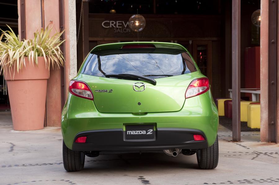  Mazda2 2010 года  (US) (фото 21 из 53)